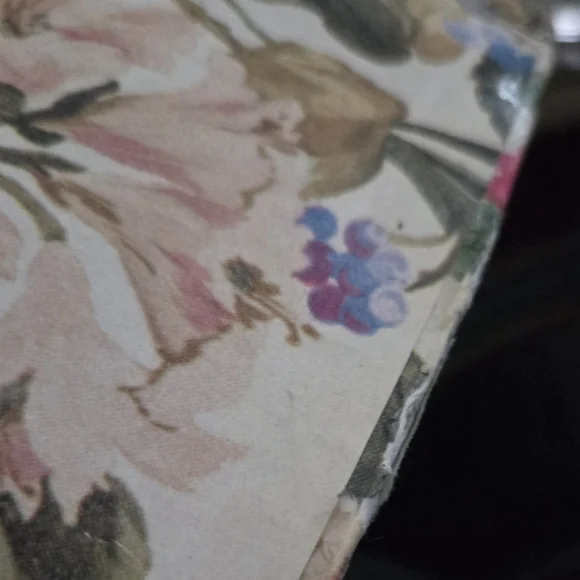 Vintage Round Hat Box - Picture 13 of 15
